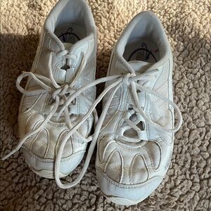 White Kids' cheer Sneaker (Size US 5.0)